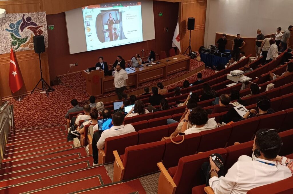 Image of YeYe Agency providing interpretation services during a business meeting